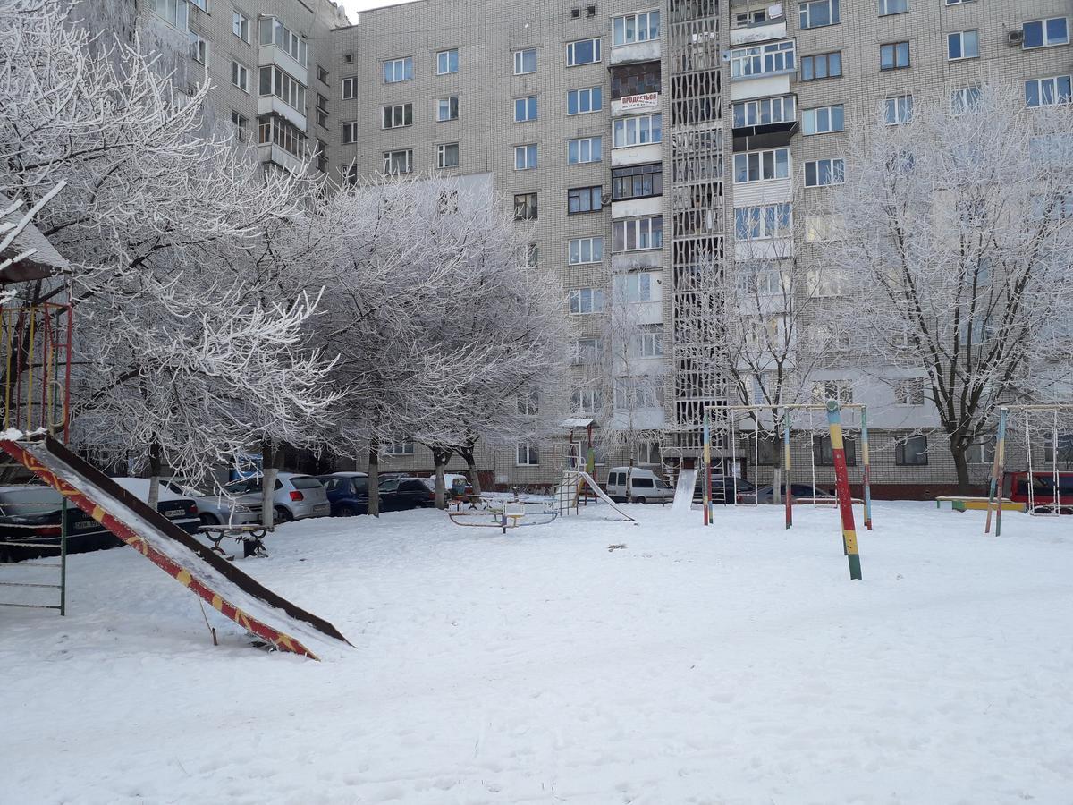 Apartment On Krushelnitskoy 73 リウネ エクステリア 写真