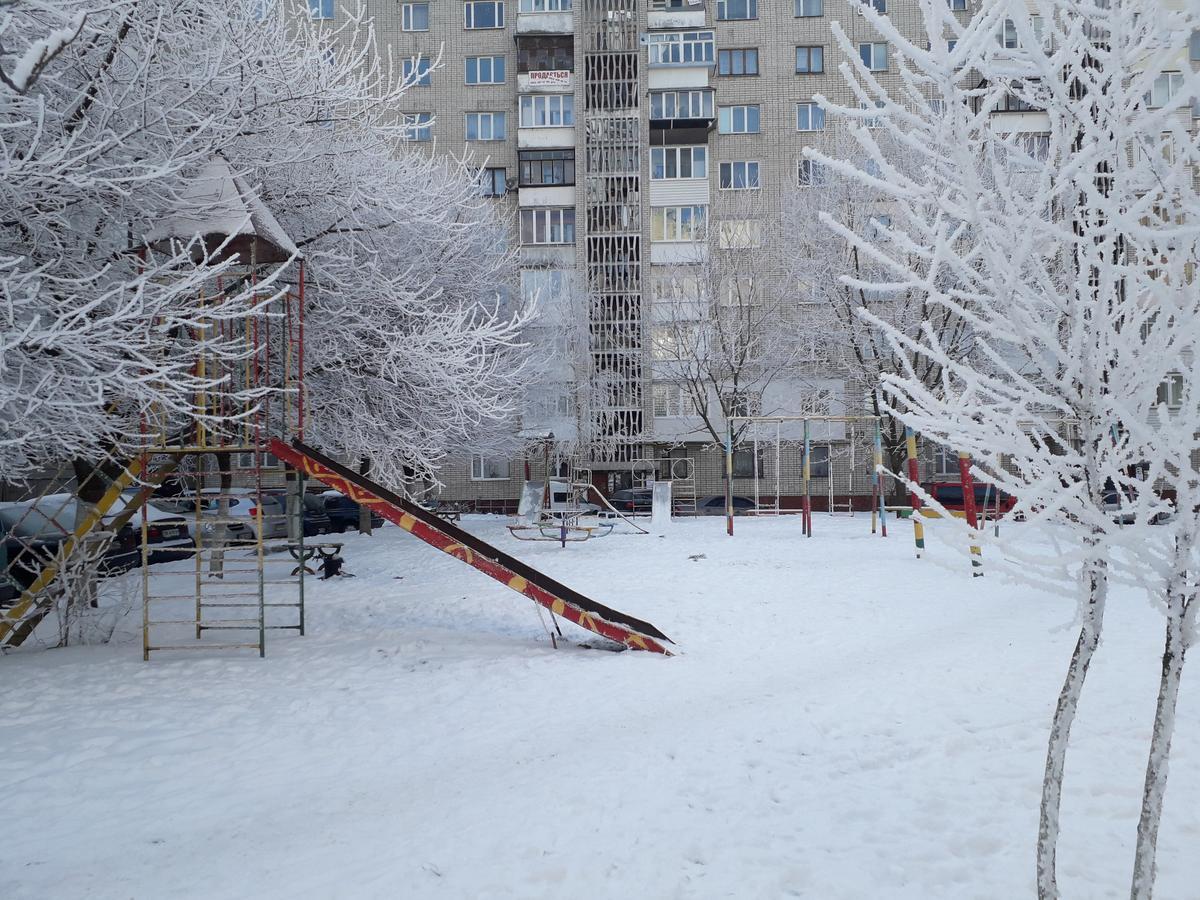 Apartment On Krushelnitskoy 73 リウネ エクステリア 写真